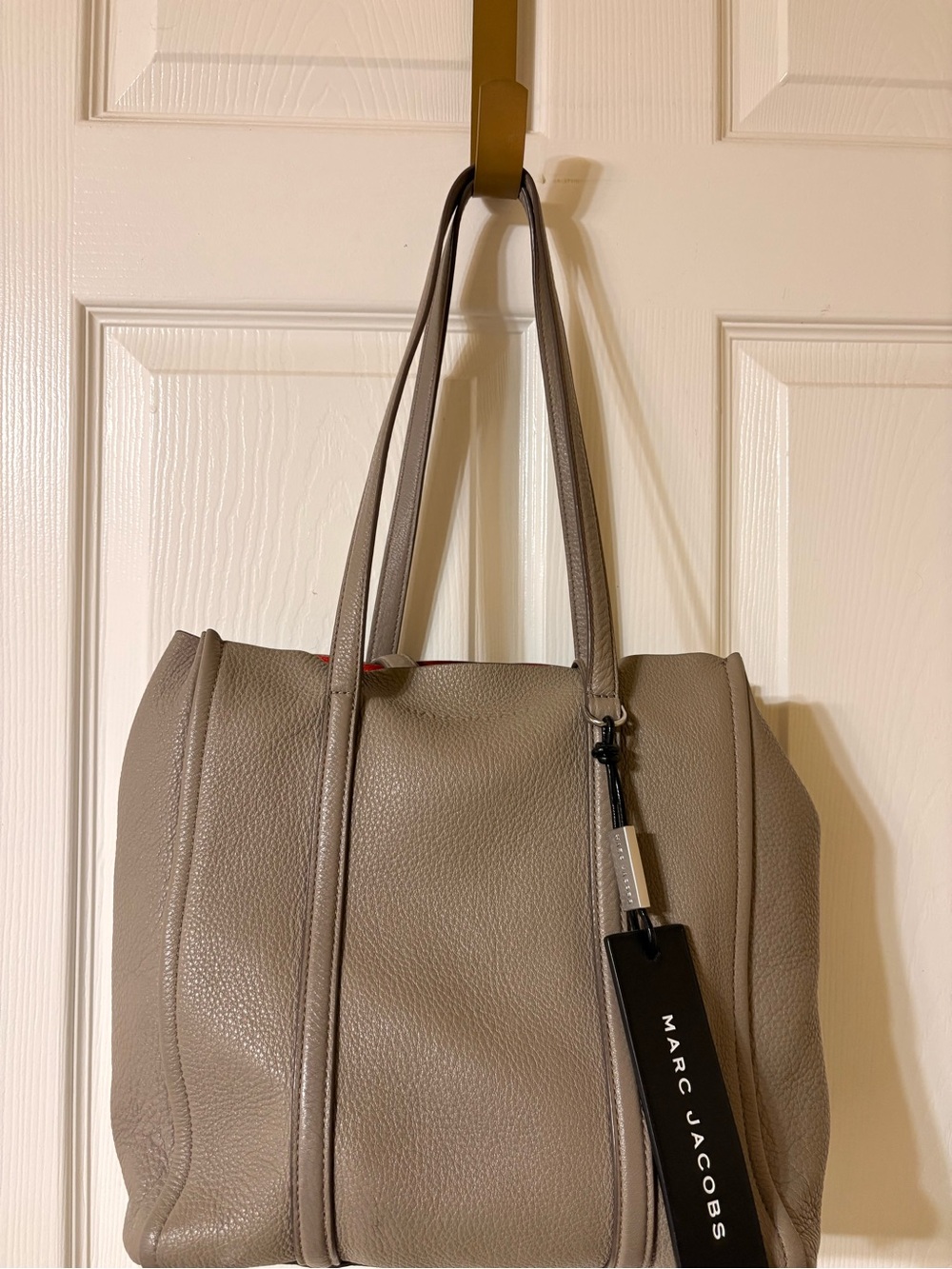 Marc Jacobs Taupe Pebbled Leather Shoulder Bag - Picture 2 of 5